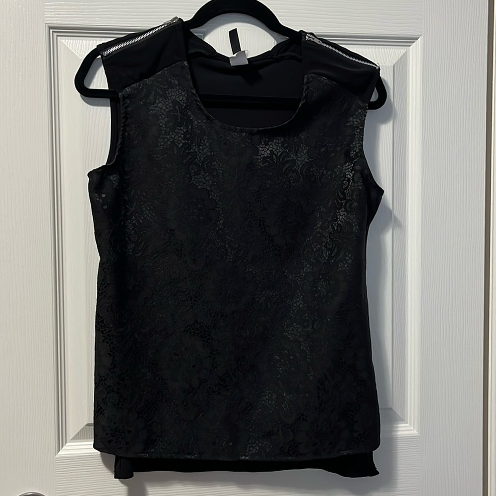 Women's Lacey Dressy Top Black Neutral Sleeveless Zippered Medium Tania D Shirt
